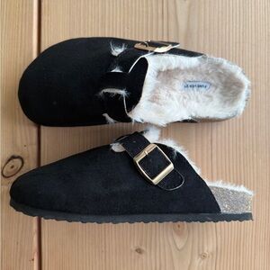 Forever 21 Black Faux Fur Lined clogs 6